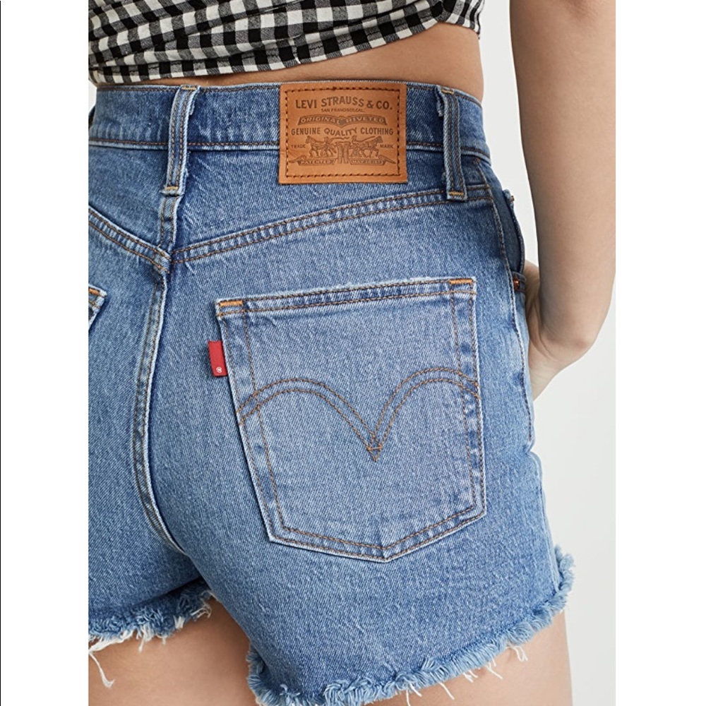 Levi’s rib cage denim shorts - BRAND NEW